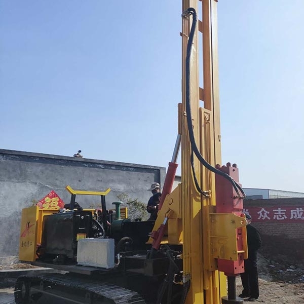 光伏打樁機