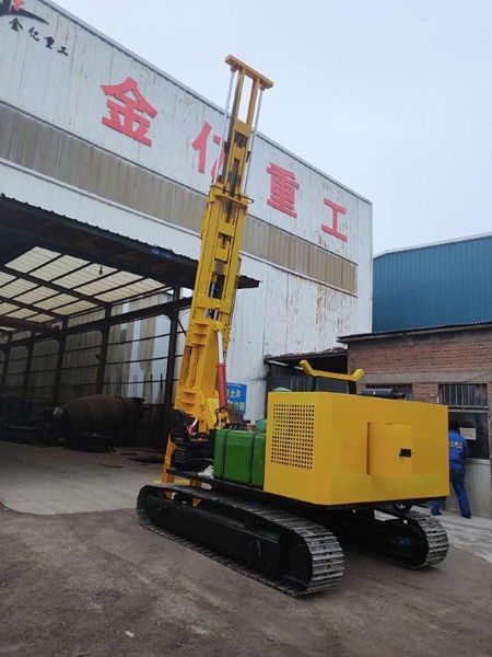 光伏打樁機