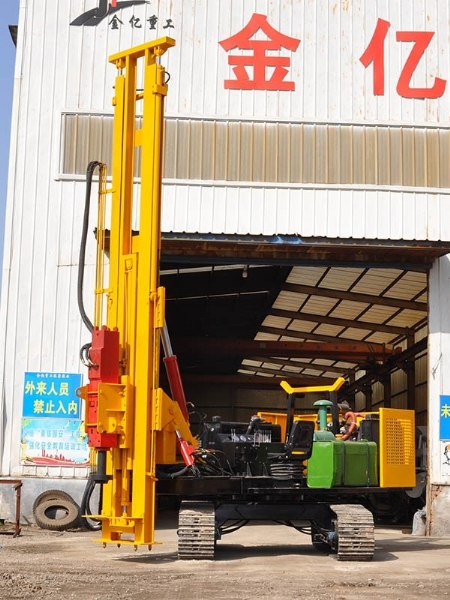 光伏打樁機